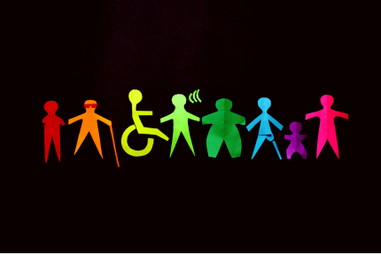 Pictogramme de personnes de formes et de tailles différentes, chacune dans une couleur différente, dont une personne avec des lunettes et une canne et une personne en fauteuil roulant.